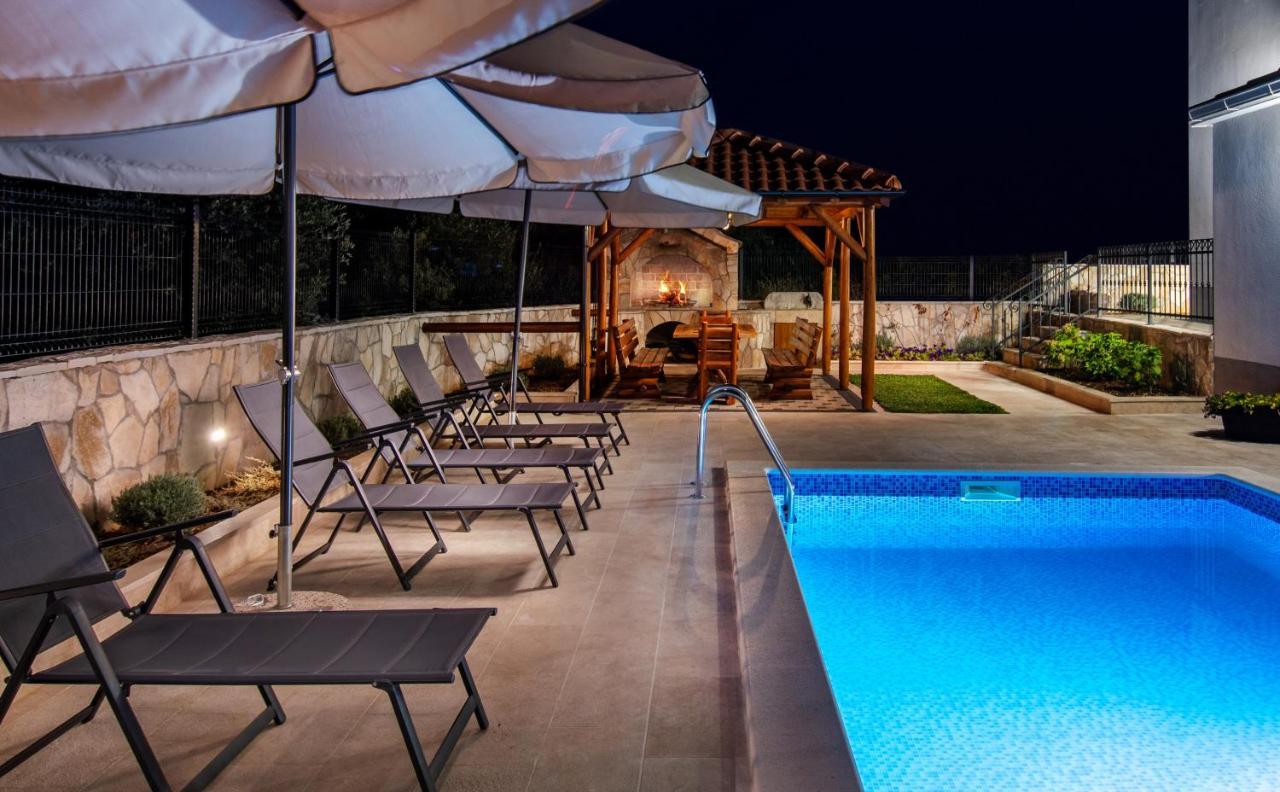 Luxury Apartments Alkar With Swimming Pool Ražanj エクステリア 写真